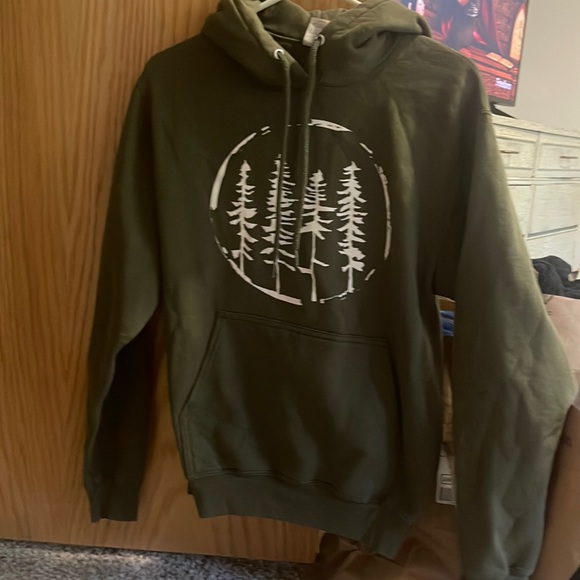 Forest green sweatshirt, barely worn (3x) - Picture 1 of 4